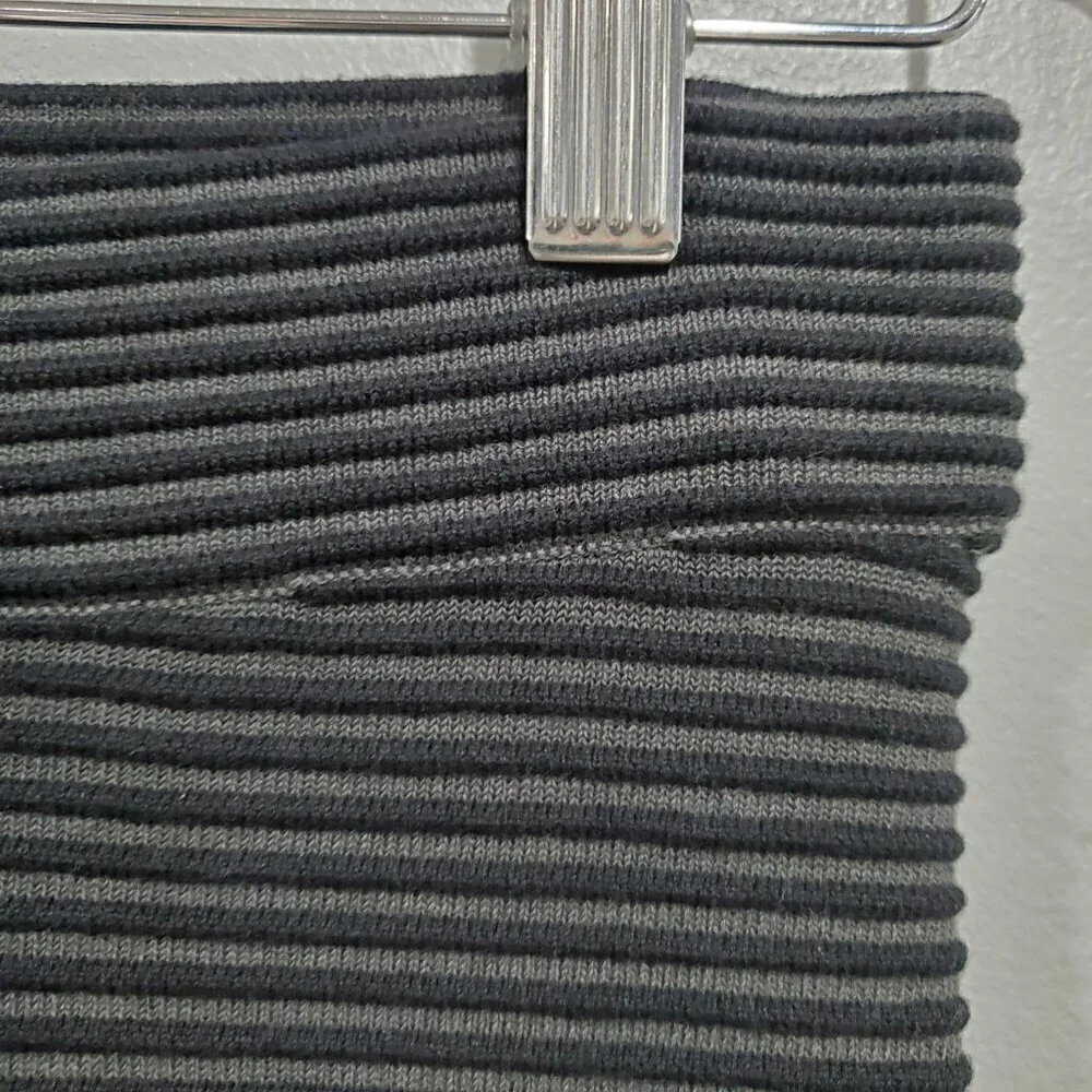 Good American Women's Straight Legged Chunky Ribbed Black Gray Leggings Size 2